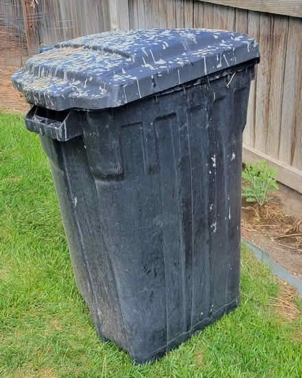 Photo of free 3 Trash cans and pot (Near Mississippi and Dayton) #2