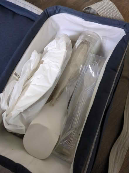 Photo of free Small picnic bag (Ware SG12) #2