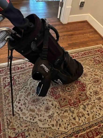 Photo of free Titleist Stand Bag (Clubs not inc) (Sunset Heights) #2