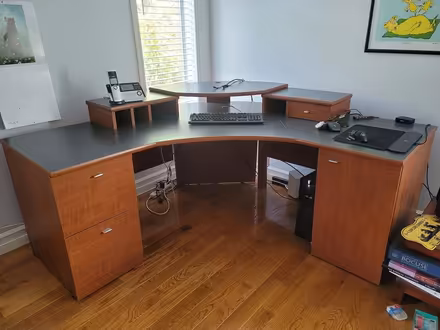 Photo of free Large corner desk (North Nanaimo) #1