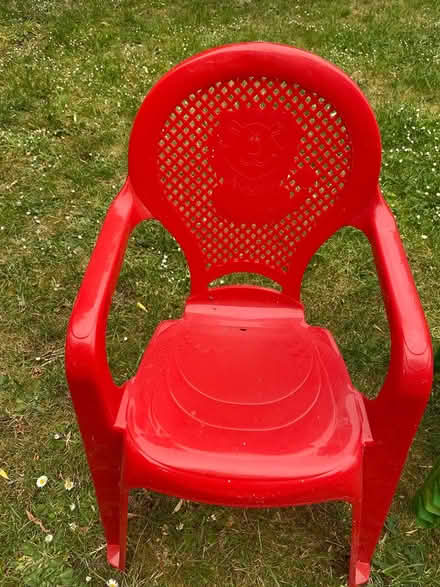 Photo of free Kids plastic Chairs x 6 (Horndon SS17) #2