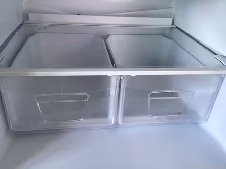 Photo of free Fridge freezer indesit (Clunton SY7) #2