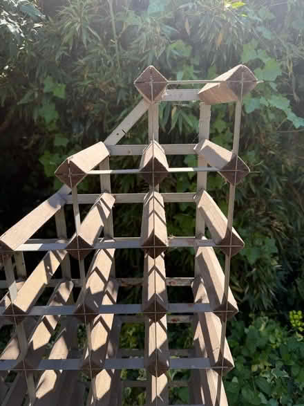 Photo of free Very large wine rack - 1.4 meters tall (Brixton Hill SW2) #2