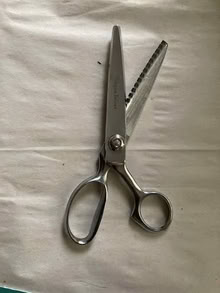 Photo of free pinking shears (Camb/Watertown/Belmont line) #1