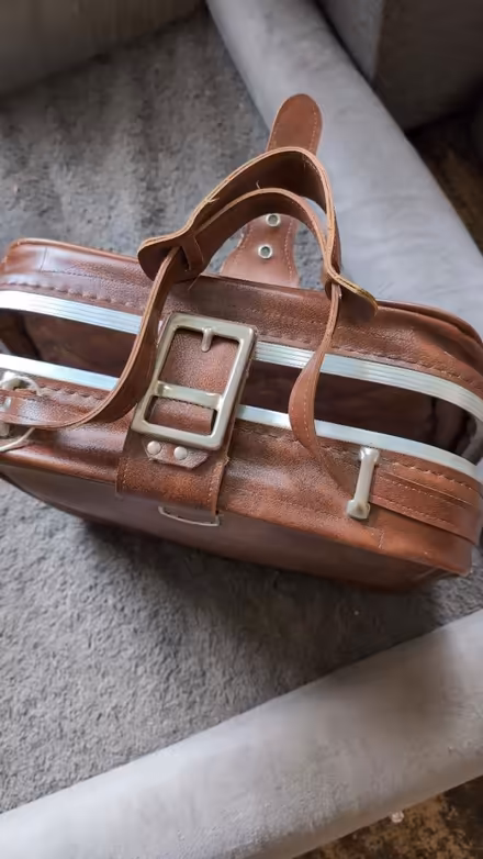 Photo of free Small vintage suitcase (Kenilworth CV8) #2