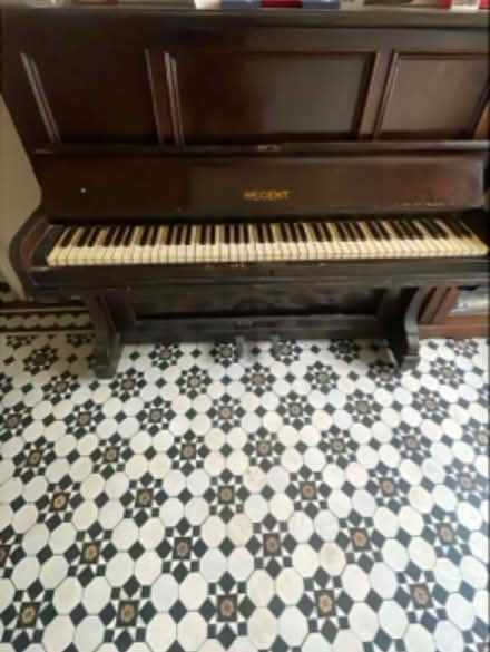 Photo of free regent upright classic piano (HA3) #1