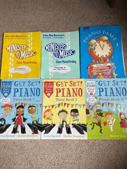 Photo of free Beginners music books and bags (Old Brumby Scunthorpe) #1