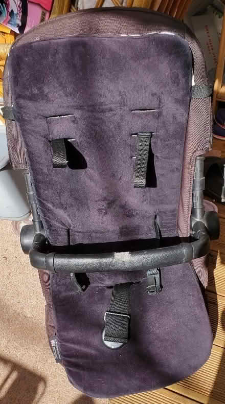 Photo of free Baby car seat (Giffard Park MK14) #1