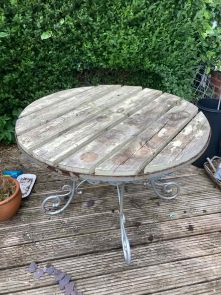 Photo of free Outside table (Farcet) #1