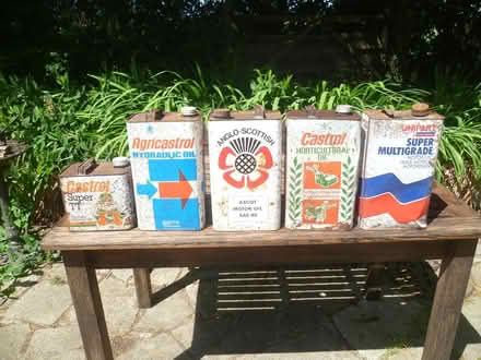 Photo of free vintage oil cans (Runcton PO20) #1