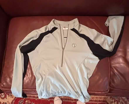 Photo of free Pearl Izumi bike shirt (Hillleast) #1