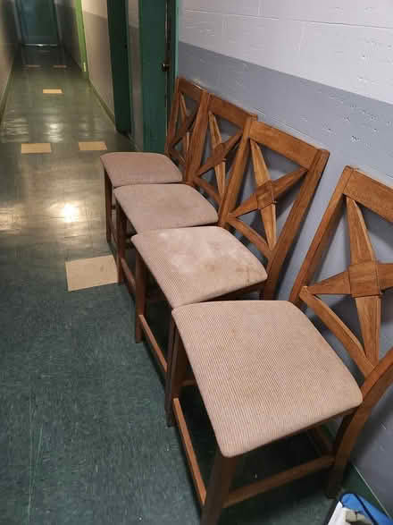 Photo of free 4 dining room chairs (Flatlands, Brooklyn) #1