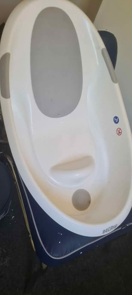 Photo of free Baby bathe and mattress (G15 7NW) #1