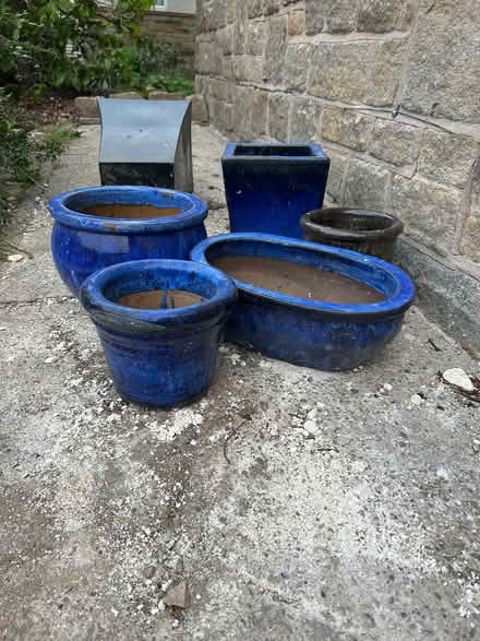 Photo of free blue ceramic plant pots (S17) #1