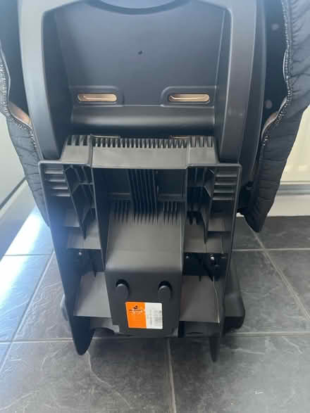 Photo of free Maxi Cosi car seat (baguley M23) #2