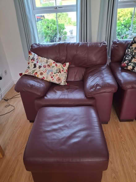 Photo of free 3 piece suite (Priestwood RG42) #2
