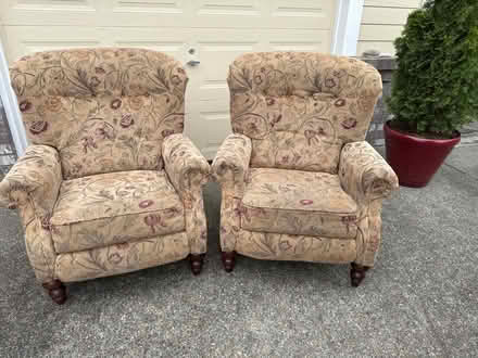 Photo of free Beautiful Recliners (Renton Highlands) #1