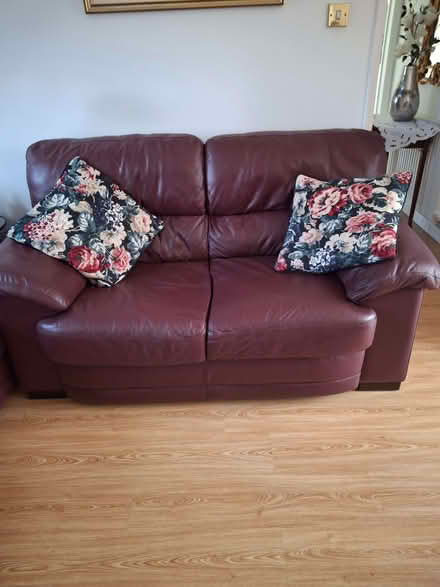 Photo of free 3 piece suite (Priestwood RG42) #4