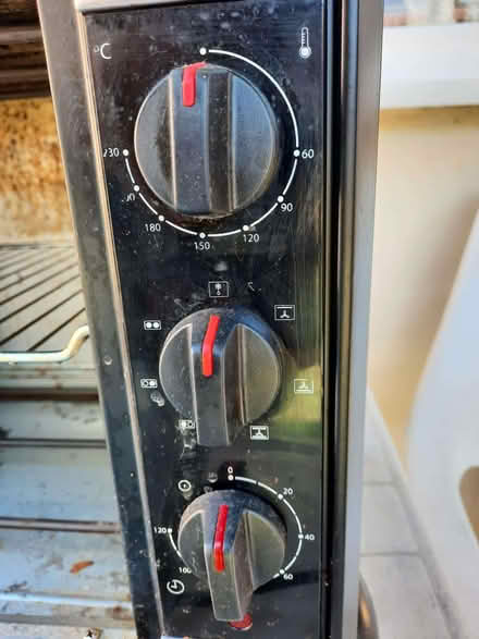 Photo of free Russell Hobbs mini oven - needs a good clean! (Stanley Gate L39) #3