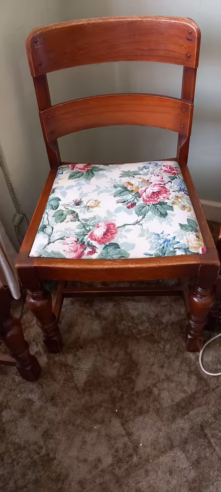 Photo of free 6 x dining chairs (Fromefield BA11) #2