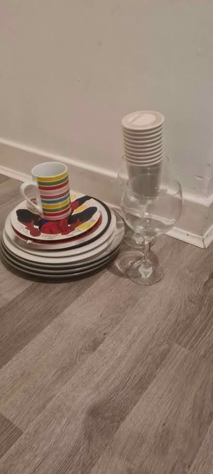 Photo of free Cups and plate (G15 7NW) #2