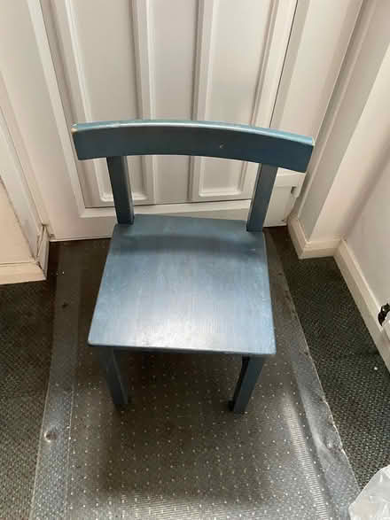 Photo of free Small chair a pillow (Ilford IG1) #2