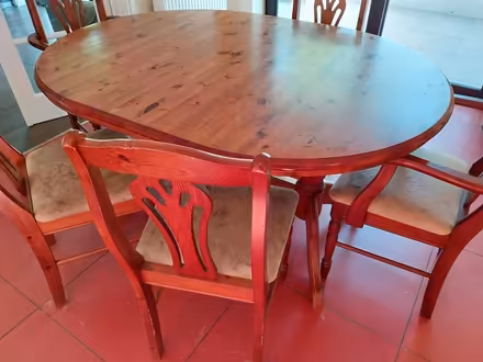 Photo of free Dining room table and chairs (High Barnet EN5) #1