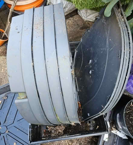 Photo of free Garden umbrella stand (Randwick GL6) #4