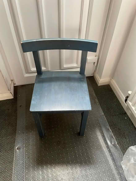 Photo of free Small chair a pillow (Ilford IG1) #1