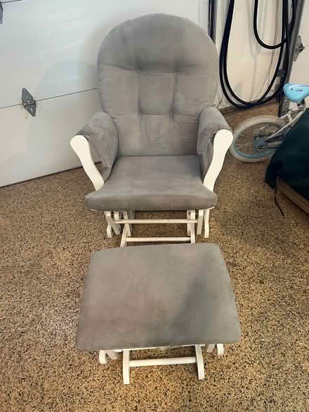 Photo of free Rocking Chair (Stelling and Prospect) #1