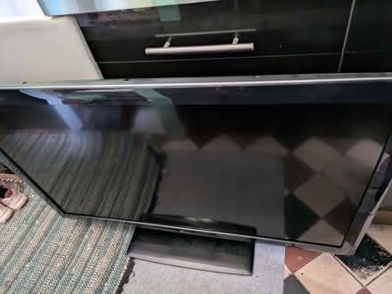 Photo of free 47" lcd hd ready tv (Walton Manor OX2) #1