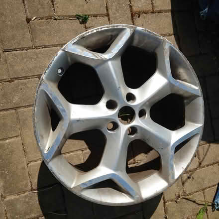Photo of free Ford 5 spoke alloy wheel (Cainscross Rd nr Homebase) #1