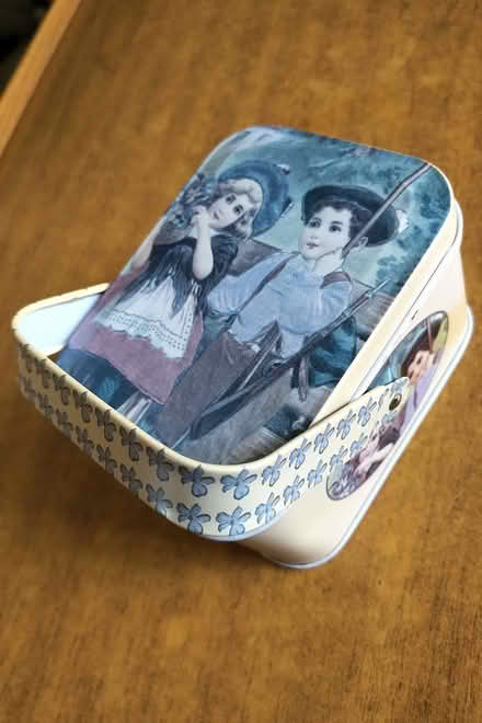 Photo of free Small metal box (Belper DE56) #1