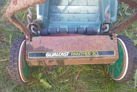 Photo of free old working lawn mower (Romsey Ward CB1) #2