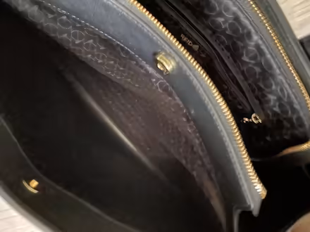 Photo of free Bentley purse/business satchel (Neyagawa river glen, oakville.) #2