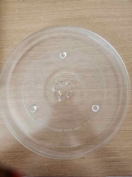 Photo of free Microwave turning plate (Redditch B97) #1