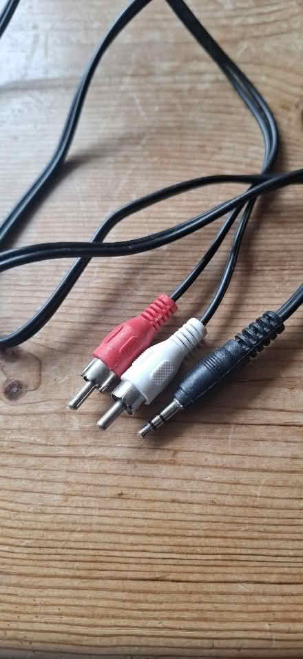 Photo of free Stereo to Headphones Cable No.1 (Harrogate HG1) #1