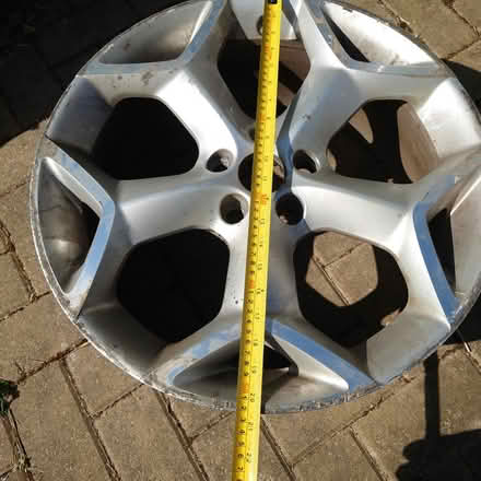Photo of free Ford 5 spoke alloy wheel (Cainscross Rd nr Homebase) #2