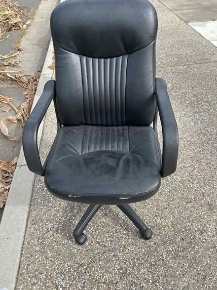 Photo of free Office desk chair (Northside San Jose) #1