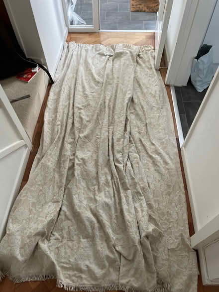 Photo of free One curtain (Br29dr) #1