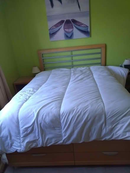 Photo of free King size 13.5 tog duvet (Old Town SG1) #1