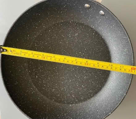 Photo of free Quality non-stick frying pan (SS11 Wickford) #3