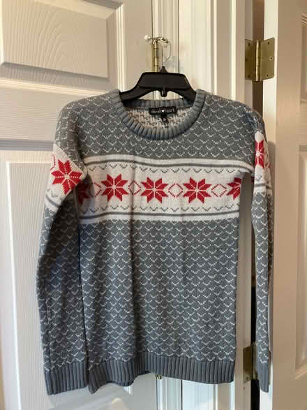 Photo of free Young Women's Sweaters (Near Eubank Costco (SE)) #2