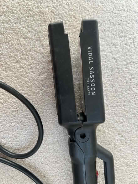 Photo of free Wide hair straighteners by Vidal Sassoon. (Swindon SN3) #2
