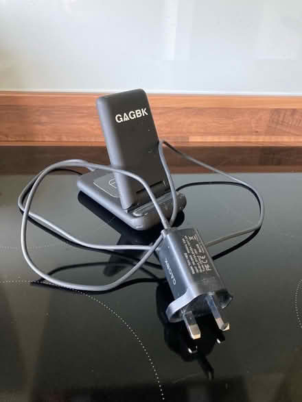 Photo of free 3 in 1 wireless charger (Howhlill Quarries HG2) #1