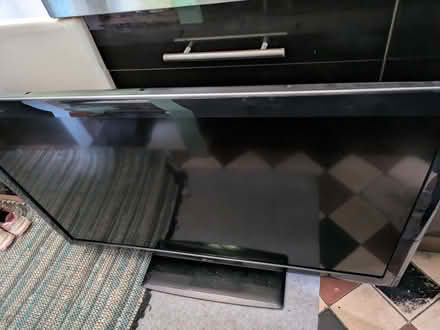 Photo of free 47" lcd hd ready tv (Walton Manor OX2) #1