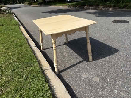Photo of free shabby chic wood table (near leu gardens) #1