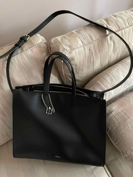 Photo of free Bentley purse/business satchel (Neyagawa river glen, oakville.) #3