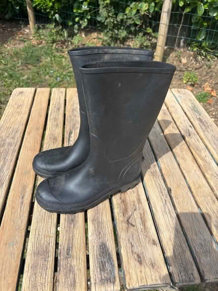 Photo of free Size 3 black wellingtons (Top Amersham HP6) #1