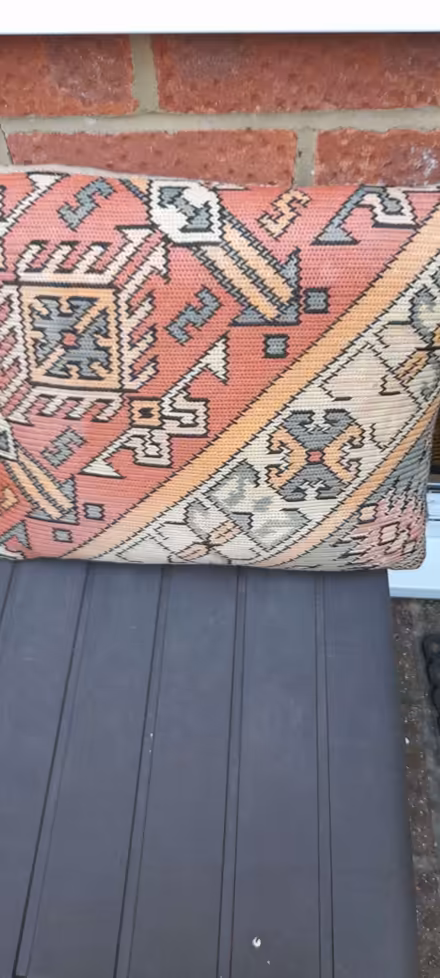 Photo of free Tapestry cushion (Welling DA16) #2